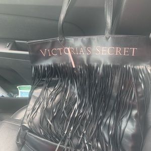 Victoria’s Secret New wi Tags fringe bag!